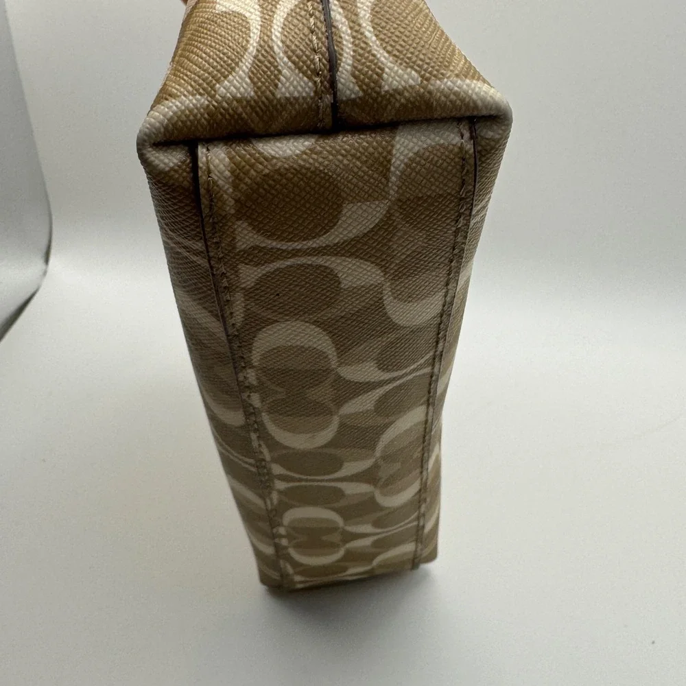Coach Signature C Monogram Cosmetic Pouch Makeup Bag Tan Cream‎